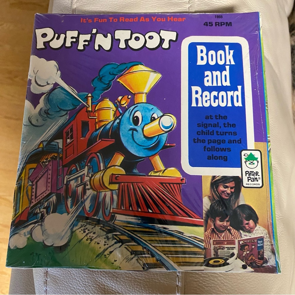 1971 PUFF 'N TOOT -Peter Pan Records -Vinyl 45 RPM 7" 
Story Book and Record New